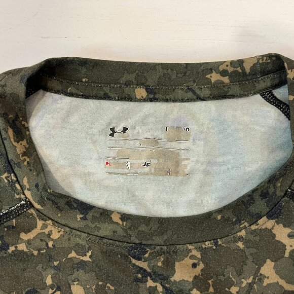 Under Armour Men's RUN Camo Performance Tee — Size Large - Picture 7 of 7